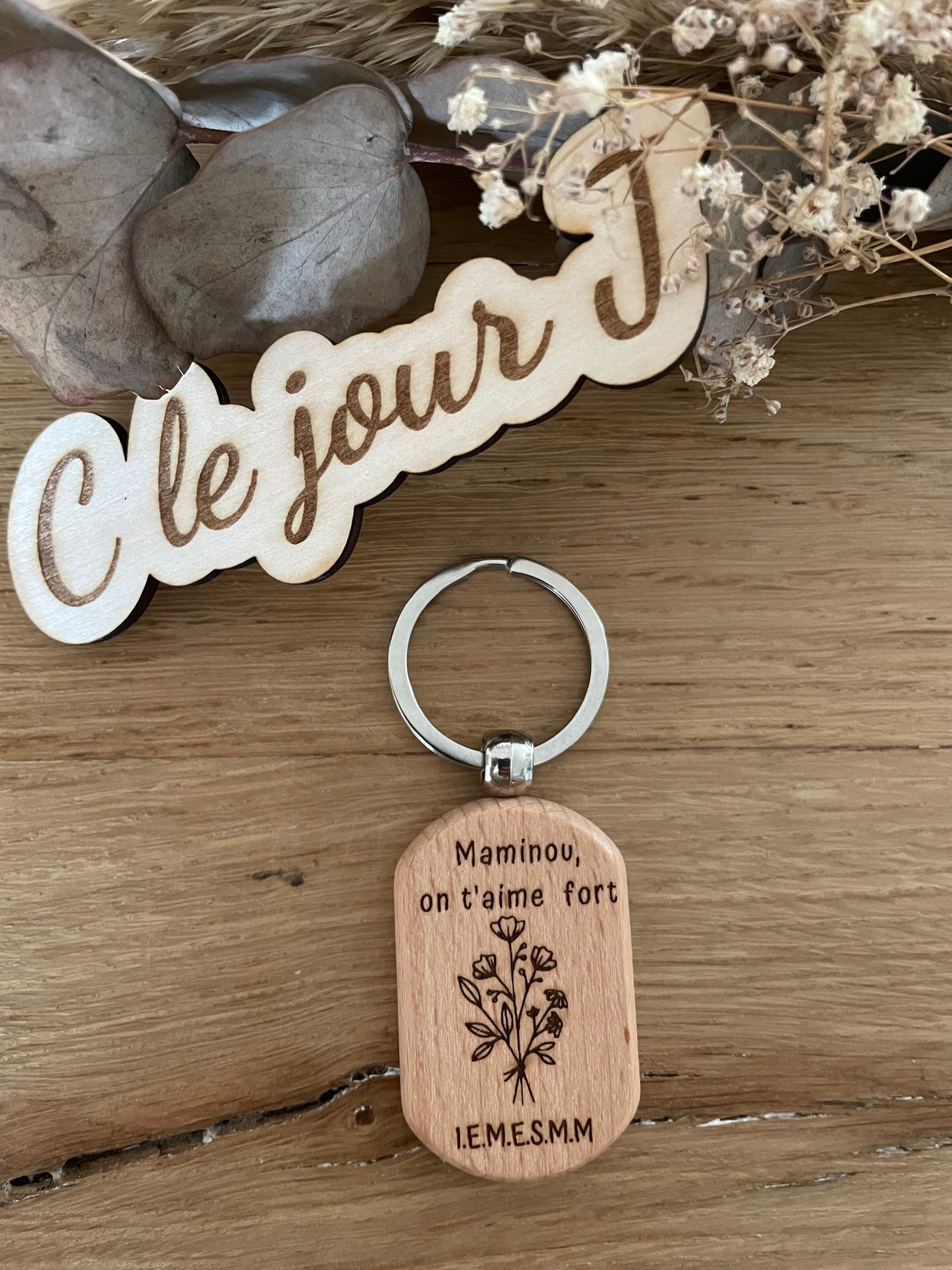 Porte clé bois « maman, on t’aime »