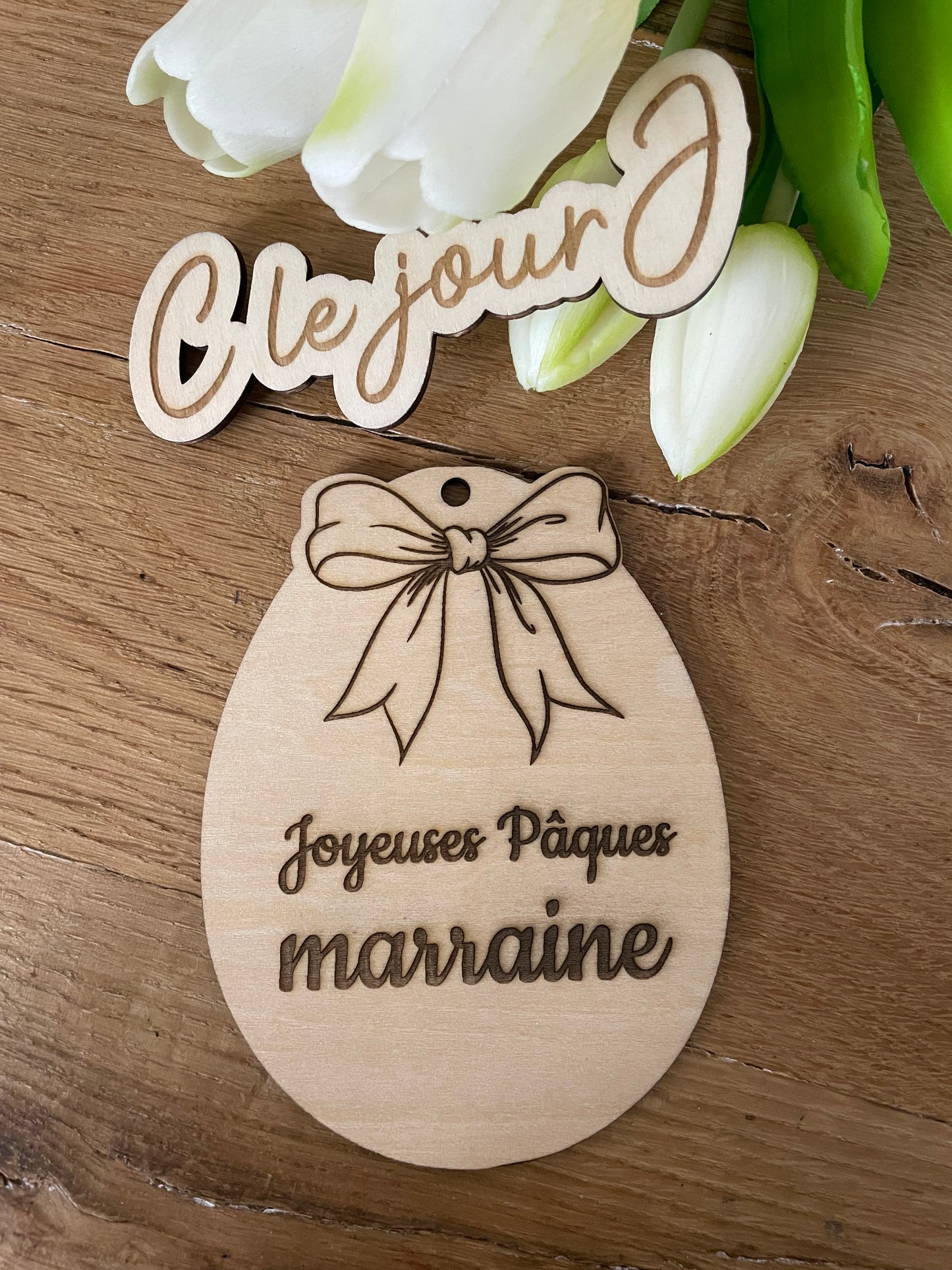 Suspension œuf avec noeud