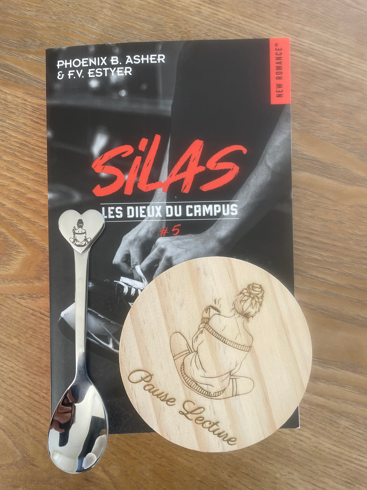 Sous tasse et sa cuillère livresque