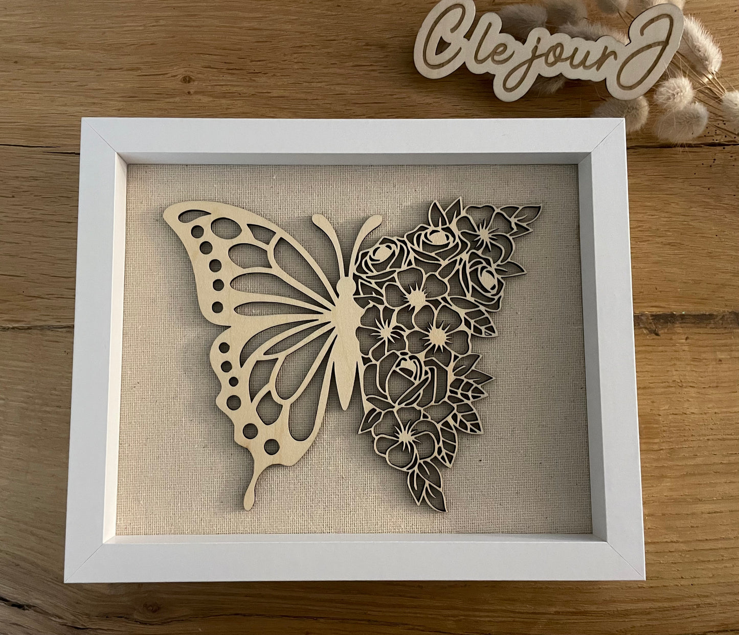 Cadre papillon fleuri