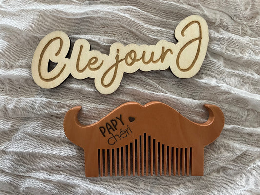 Peigne « moustache »