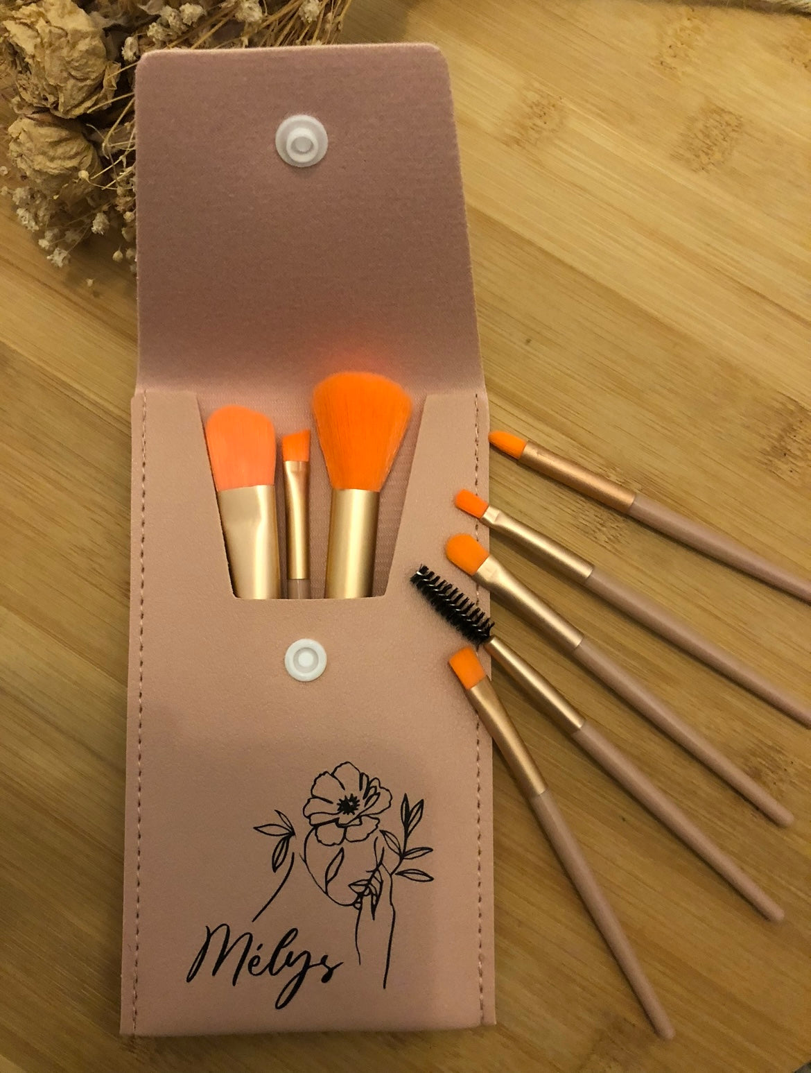 Pochette avec accessoire maquillage