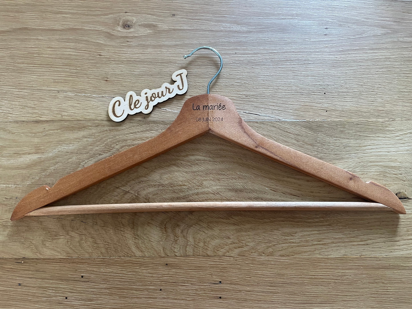 Cintre personnalisé