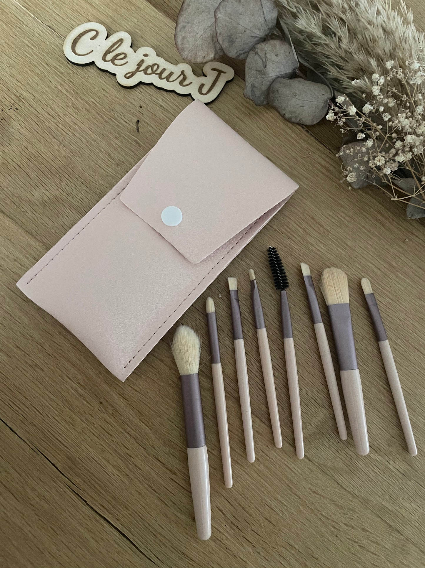 Pochette avec accessoire maquillage