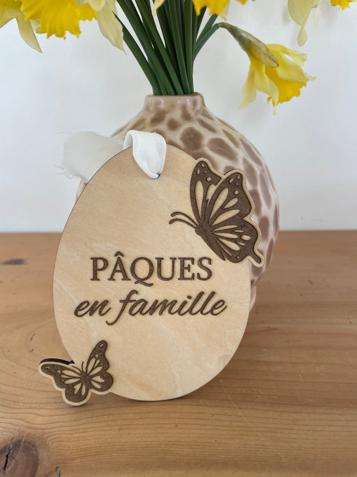 Suspension œuf papillon