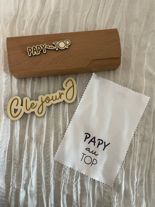 boîte et chiffonnette pour lunettes